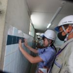 R2集中トイレ男子タイル工事１